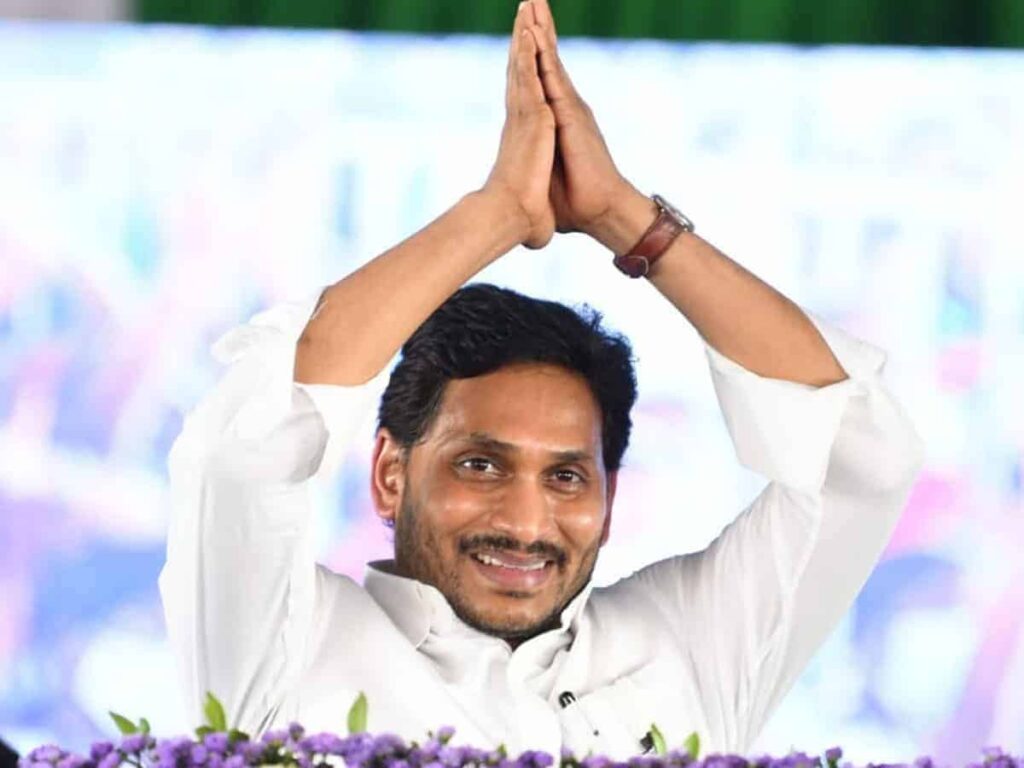 కార్యకర్తలుతో జగన్ అన్న